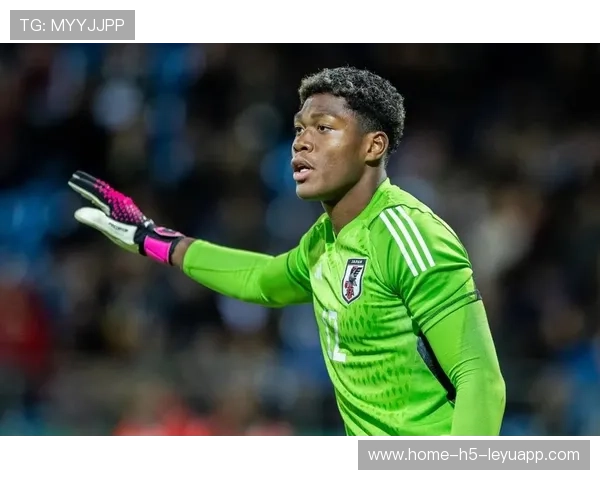 铃木彩艳因伤缺阵帕尔马大名单,替补门将科尔维难阻尤文攻势